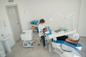 Dentist